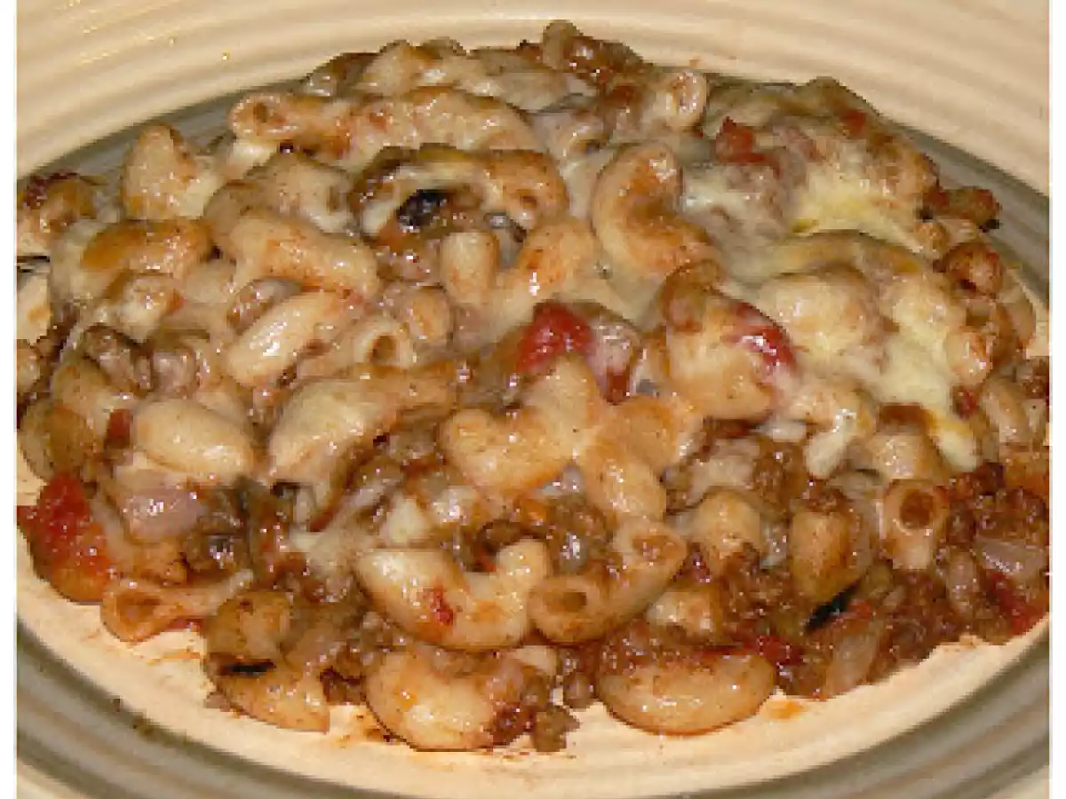Macaroni à la viande crémeux gratiné