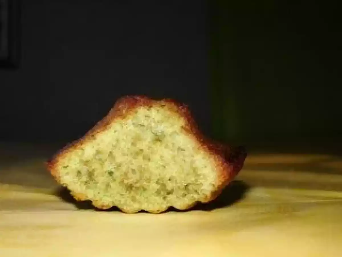 Madeleines au thé matcha ¤ Cyril Lignac