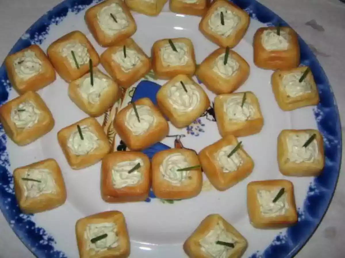 Mini savarins a la crème de boursin