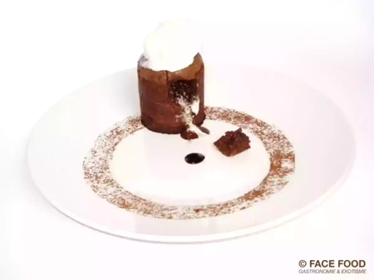 Mon biscuit de chocolat coulant ; crème double glacée coco et café leger