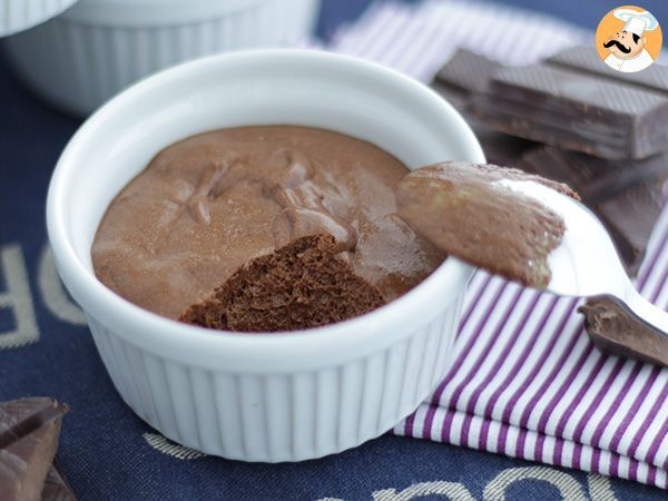 Mousse au chocolat noir : recette facile sans oeufs