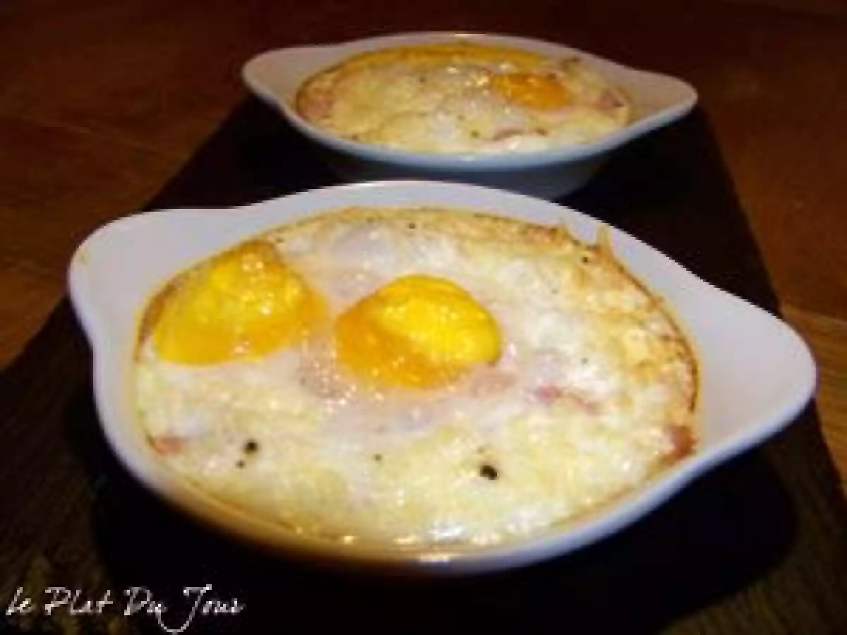 Oeufs miroirs au jambon et à l'emmenthal