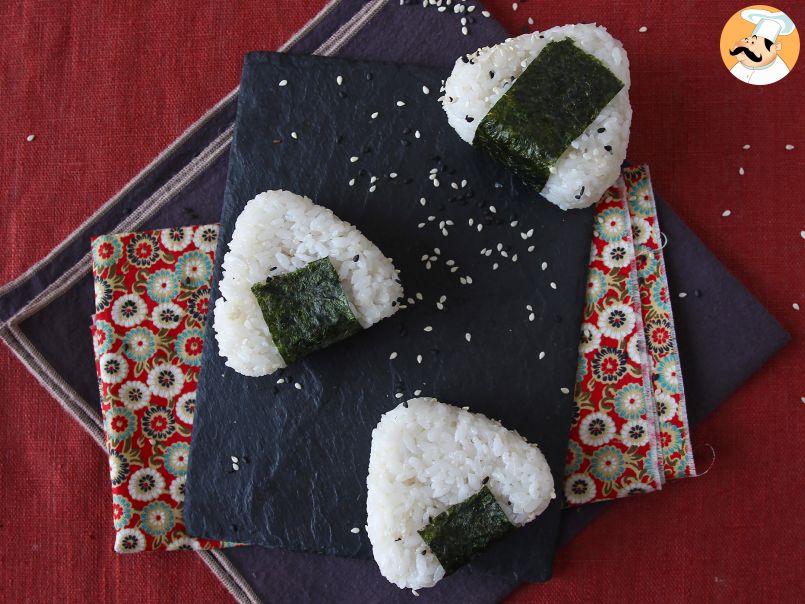 Onigiri au thon, le petit sandwich de riz triangulaire japonais - おにぎり - photo 5