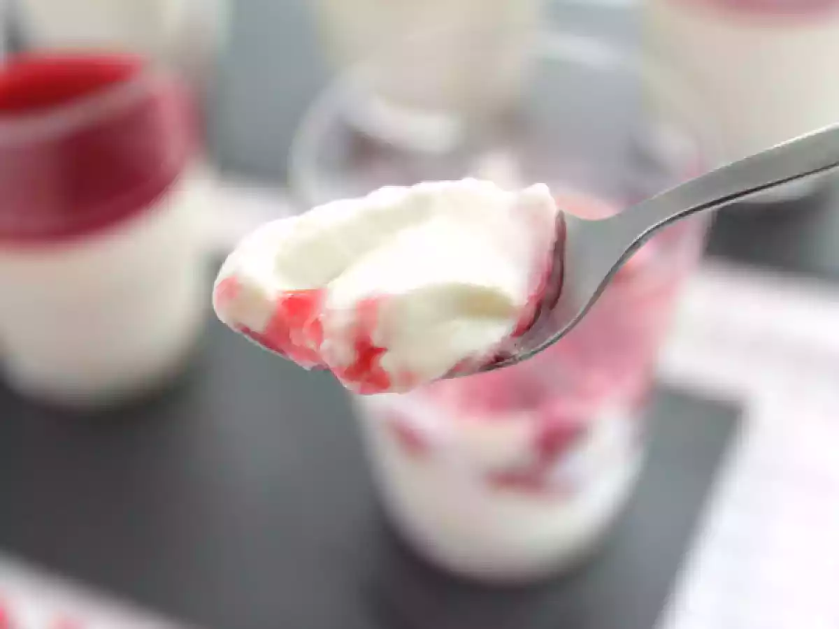 Panna Cotta à la vanille et son coulis de framboises - photo 4