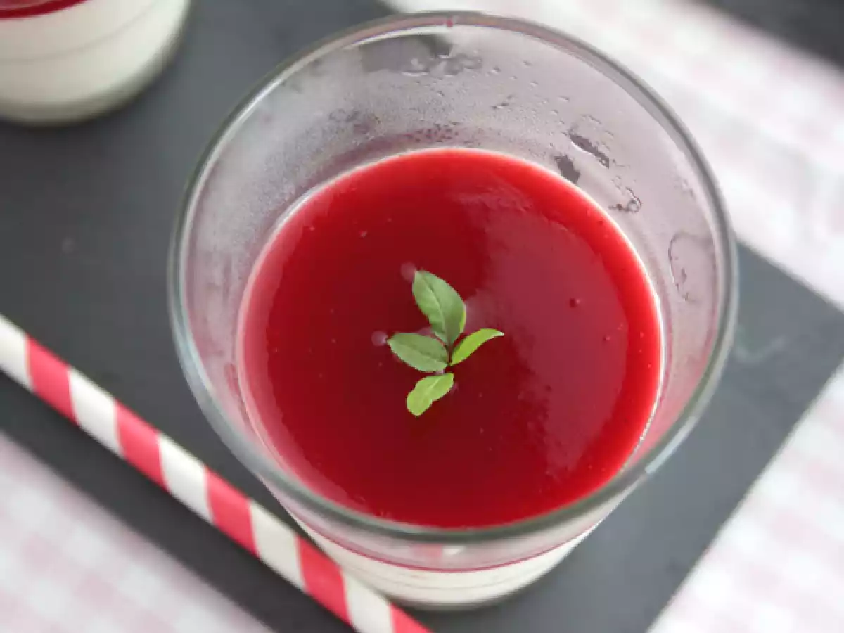 Panna Cotta à la vanille et son coulis de framboises - photo 3