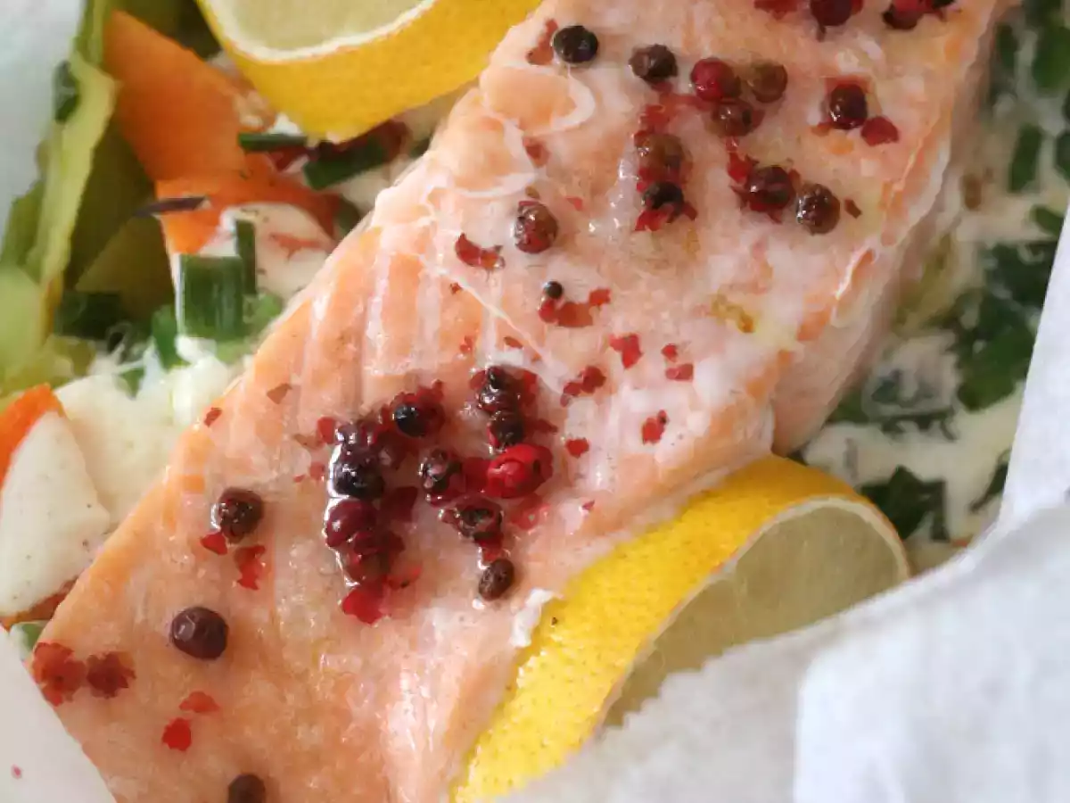 Papillote de saumon aux légumes & aux baies roses - photo 2