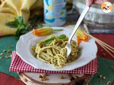 Pâtes aux fleurs de courgettes, ricotta et pistaches - photo 4