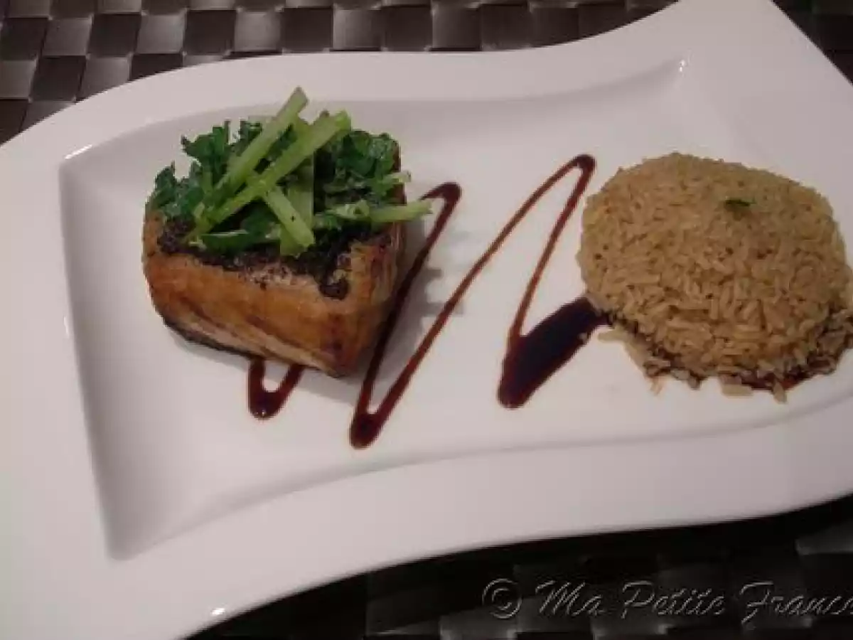 Pavé de Thon à la Tapenade et Croustilles Vertes