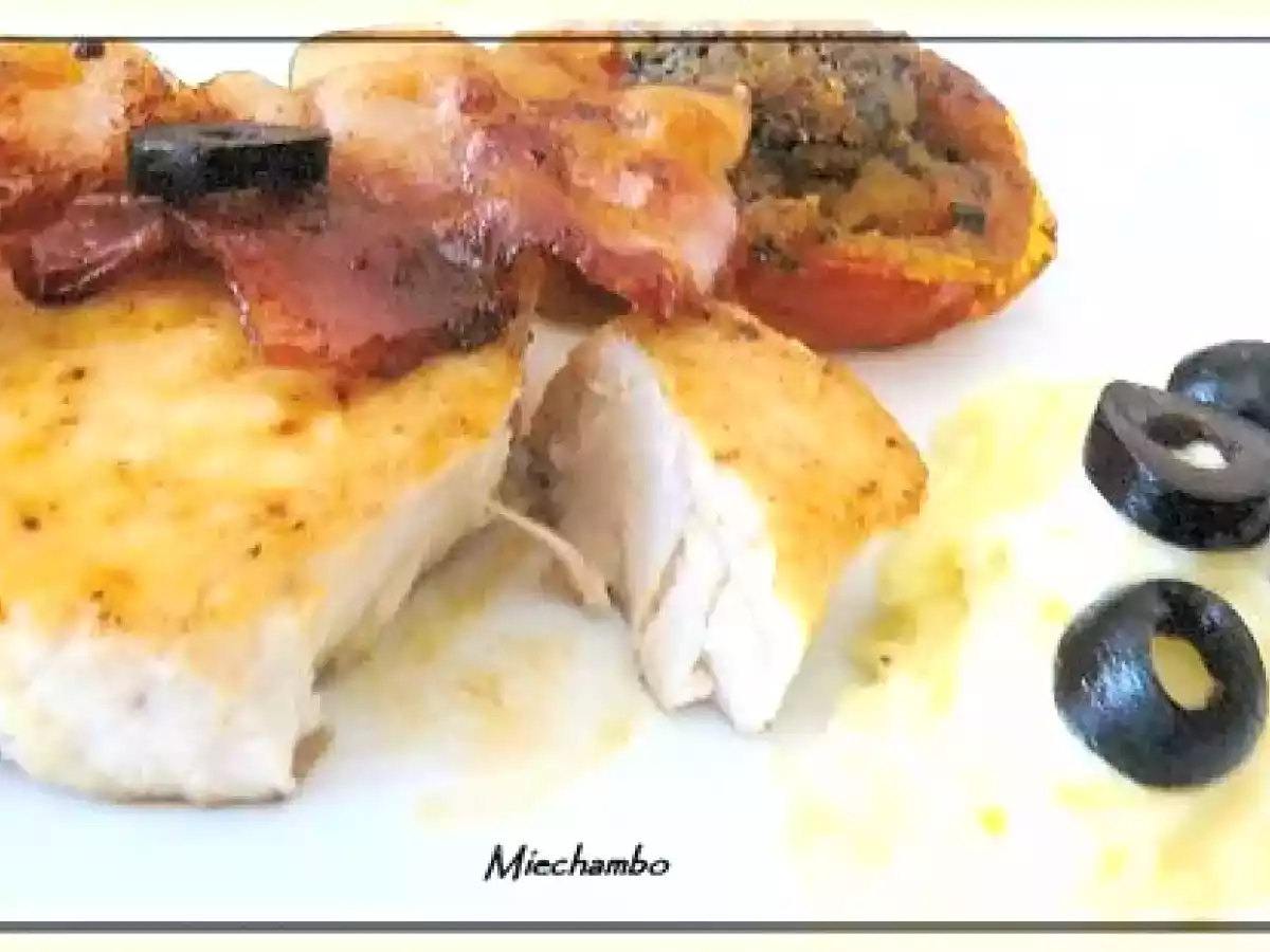 Pavé de Thon mi cuit au Lard, Tomates Provençales et Purée aux Olives