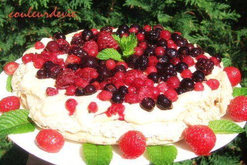 Pavlova A La Creme Patissiere Vanillee Et Aux Fruits Rouges Recette Ptitchef