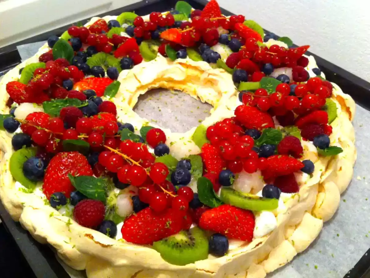 Pavlova aux Fruits Rouges en Couronne - photo 2