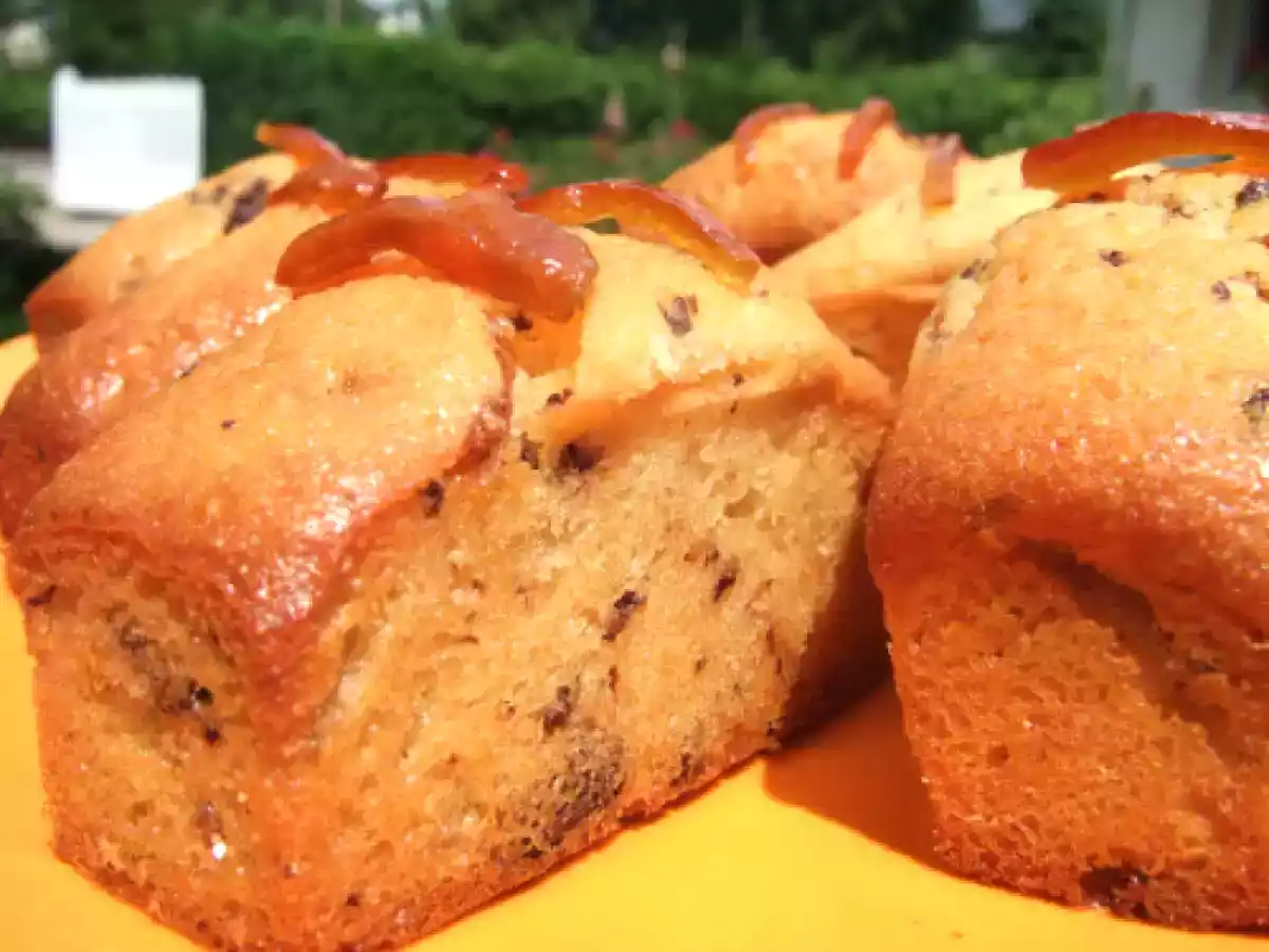 Petits cakes aux écorces d?oranges confites et éclats de chocolat noir - photo 2