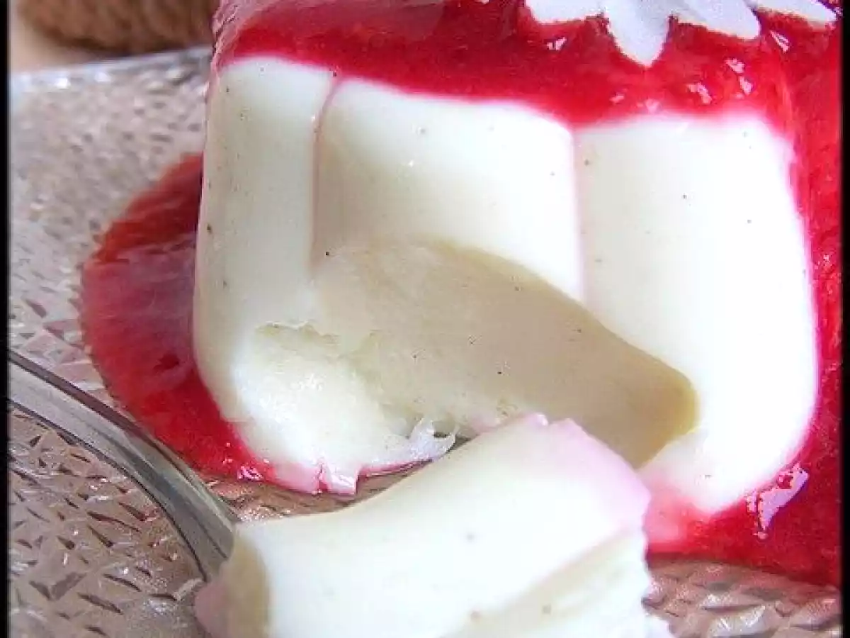 Petits flans au lait concentré sucré, coulis de framboises - photo 2