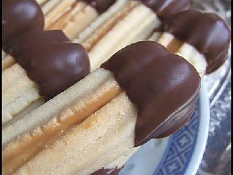 Petits Fours Caramel Et Chocolat Ultra Sables Recette Ptitchef