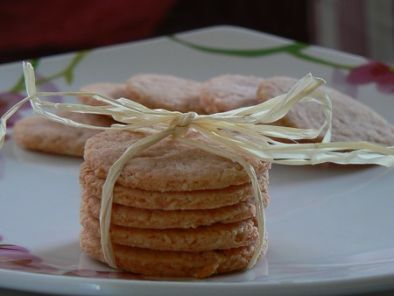 Petits gâteaux secs aux biscuits roses - Recette Ptitchef