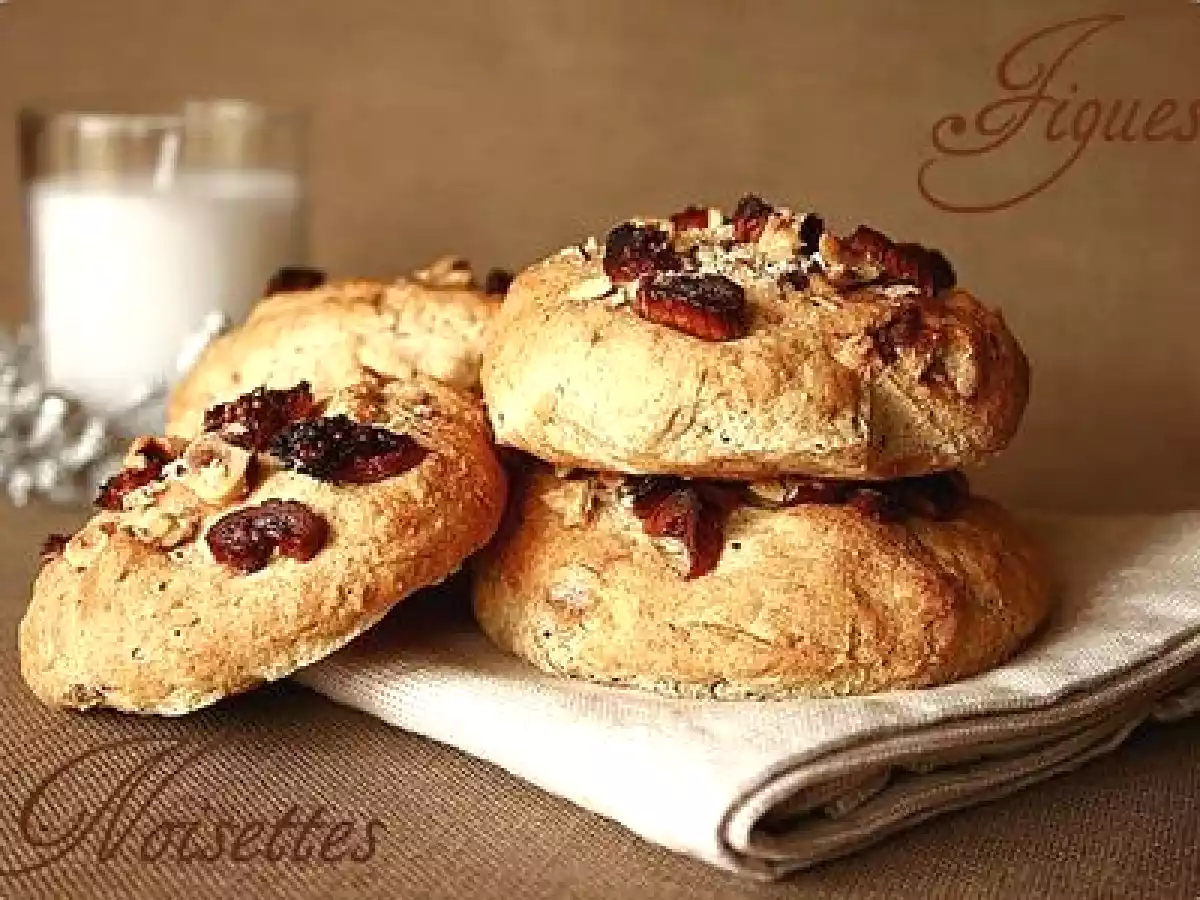 Petits pains de Noël, Figues et noisettes à la farine de chataîgne sans gluten - photo 3