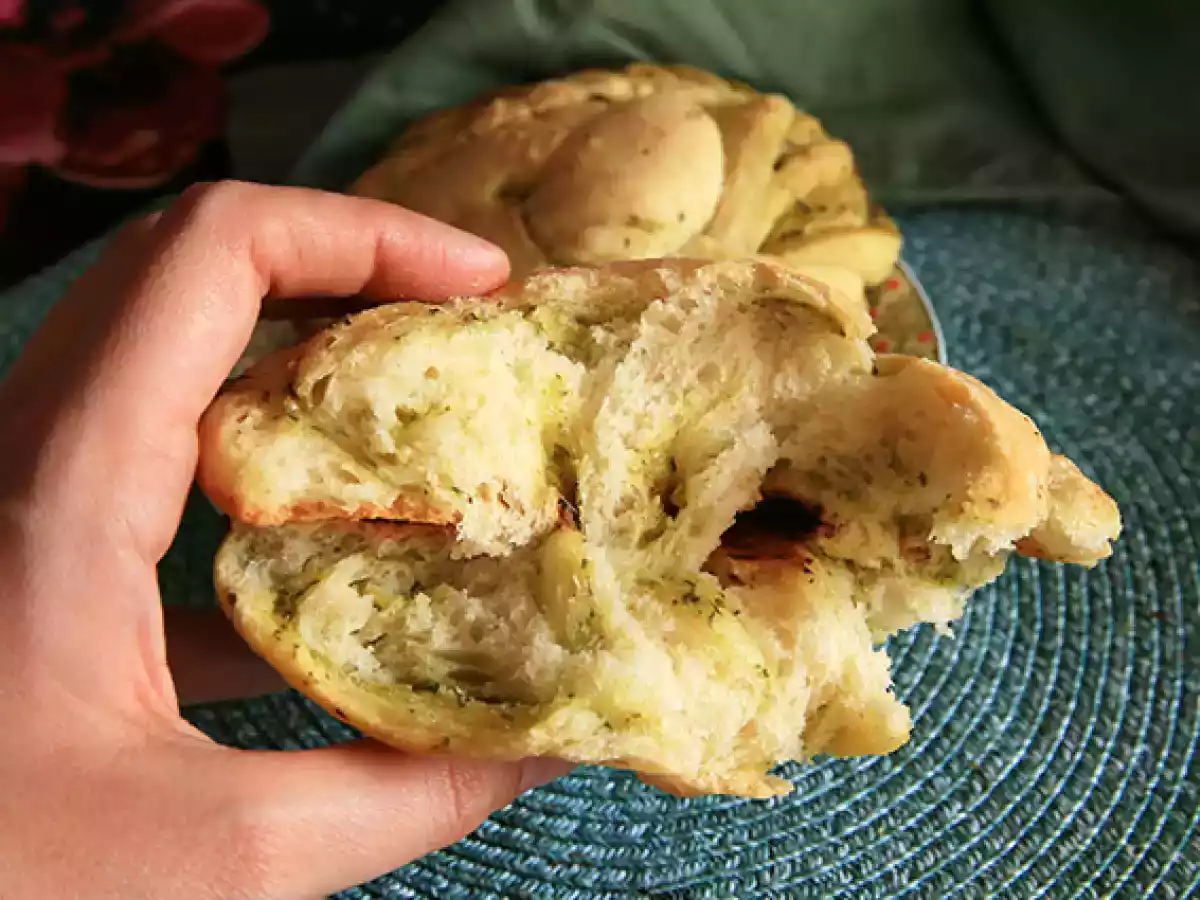 Petits pains tressés au pesto vert - photo 2