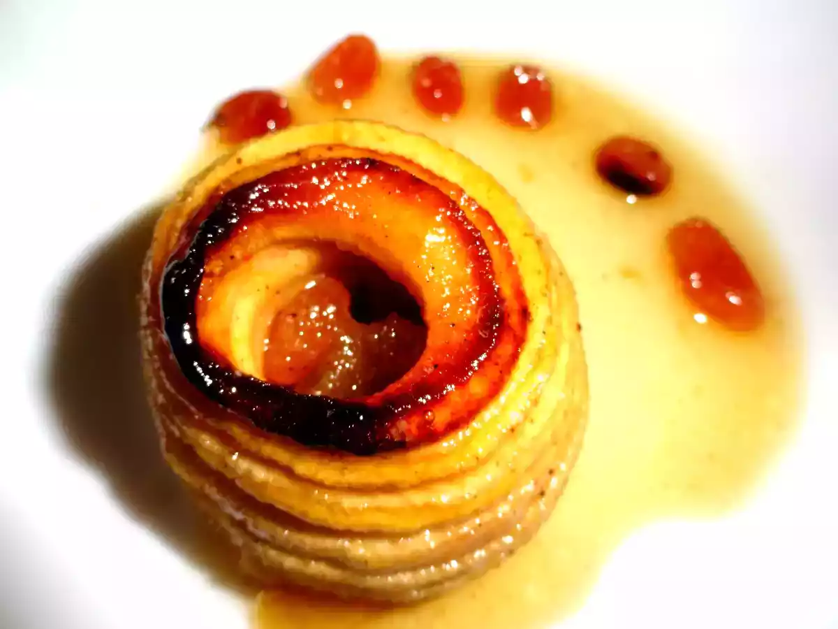 Pommes au four, caramel et p'tits raisins