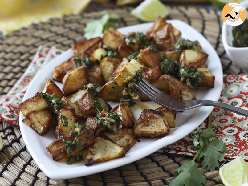 Pommes de terre au four et leur sauce chimichurri, l'accompagnement parfait pour le barbecue!