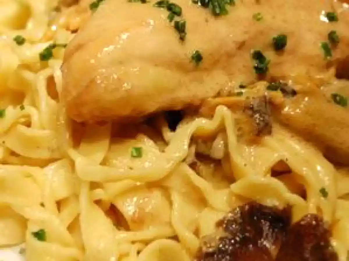 Poularde crémée au Riesling et chanterelles - photo 2