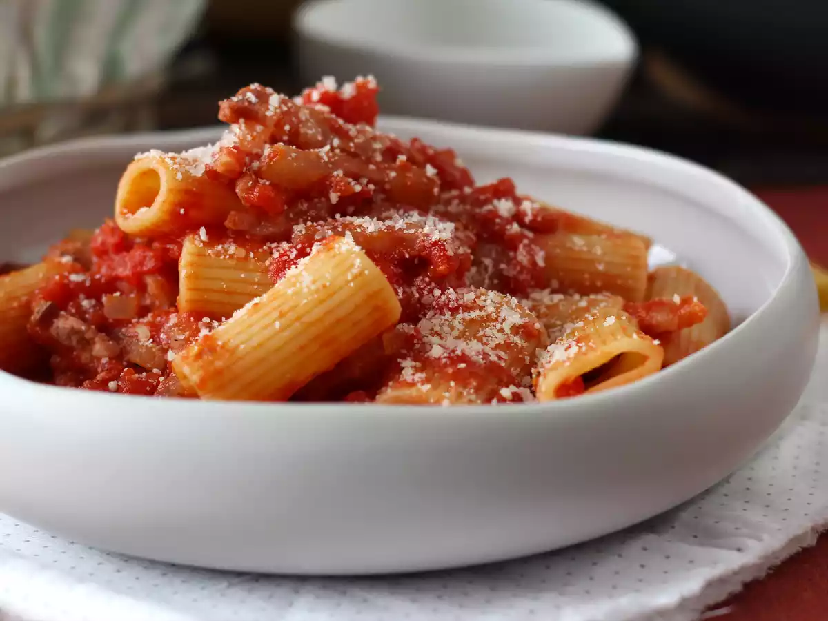 Rigatoni à l'amatriciana, la recette traditionnelle étape par étape - photo 2