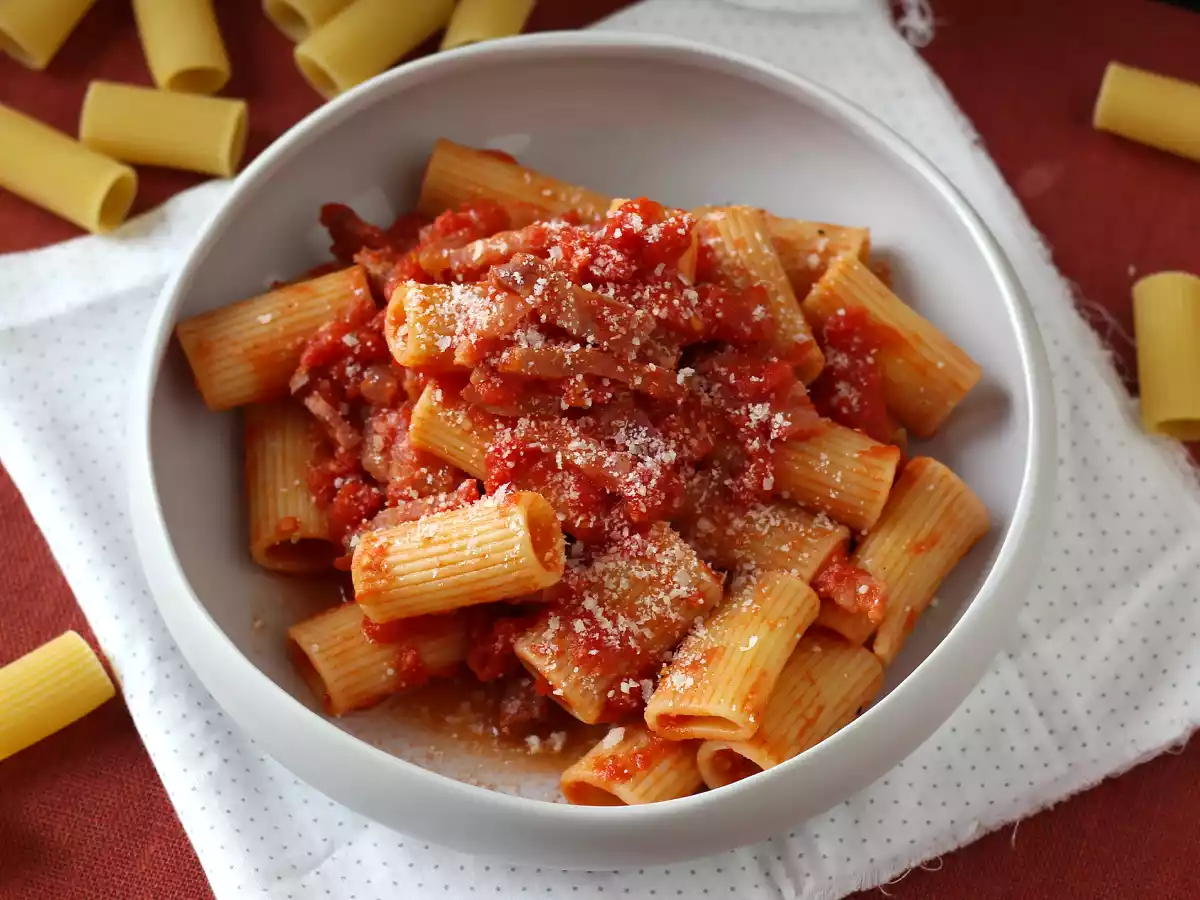 Rigatoni à l'amatriciana, la recette traditionnelle étape par étape - photo 3