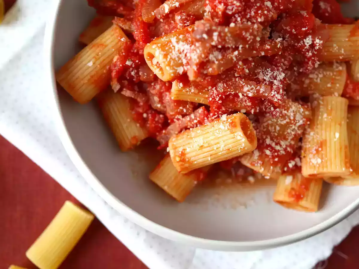 Rigatoni à l'amatriciana, la recette traditionnelle étape par étape - photo 4