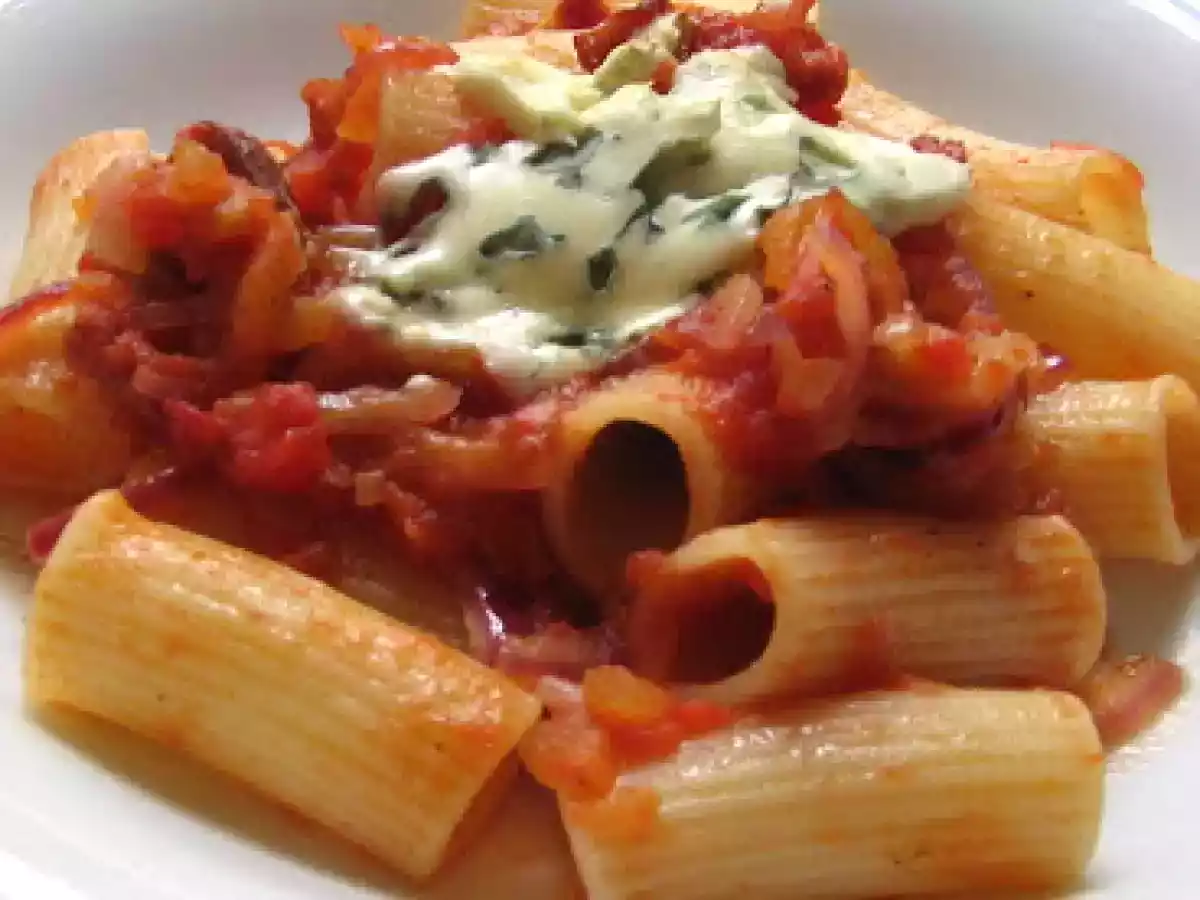 Rigatoni all'arrabiata con chorizo