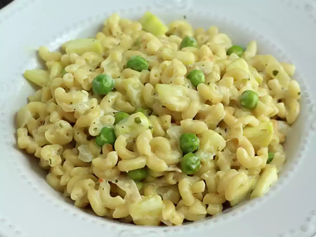 Risotto aux coquillettes, petits pois, courgettes, fromage ail et fines herbes - photo 2