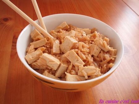 https://www.ptitchef.com/imgupl/recipe/riz-aux-epices-et-tofu-fume--164349p246418.jpg