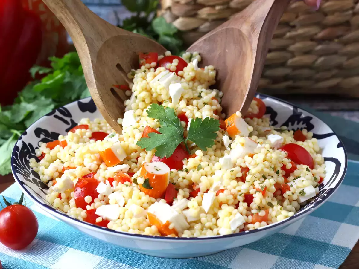 Salade de couscous perlé au surimi : fraîche, facile et parfaite pour l’été