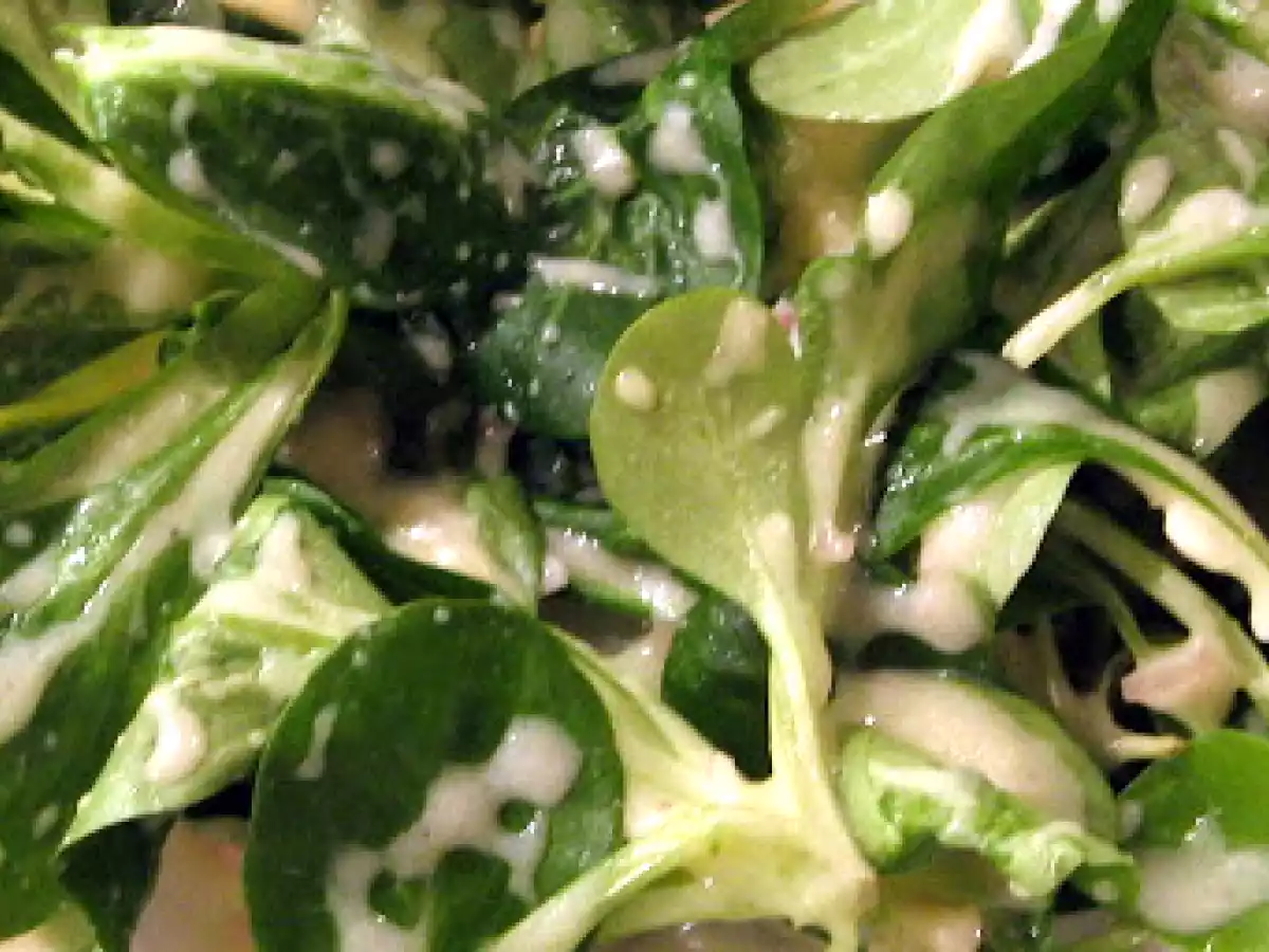 Salade de mâche au vinaigrette de pommes de terre -Feldsalat mit Kartoffelvinaigrette