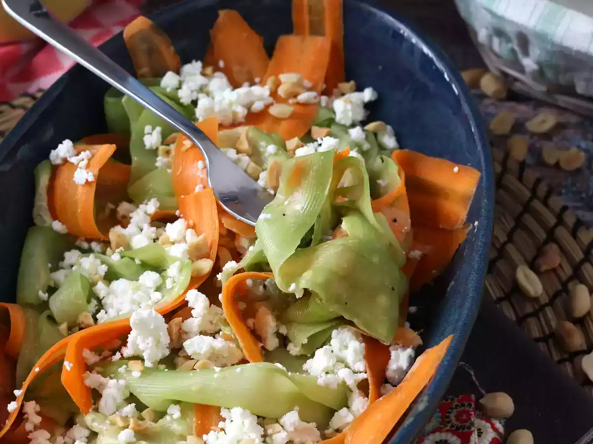 Salade de tagliatelle de légumes et sa sauce à la cacahuète - photo 2