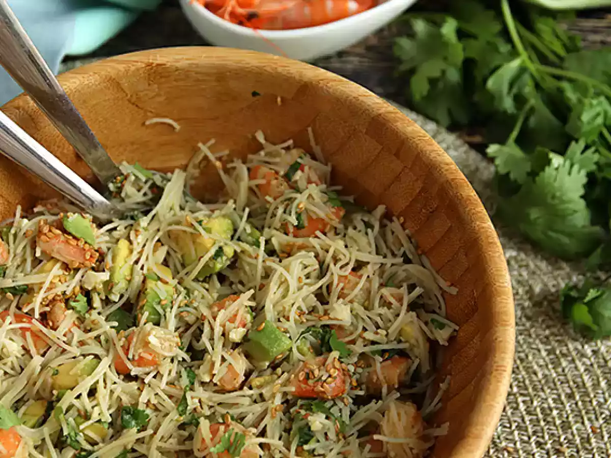 Salade de vermicelles, crevettes, avocat, oeuf et coriandre - photo 2