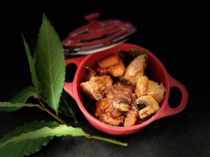 Sauté de porc à la tomate et champignons