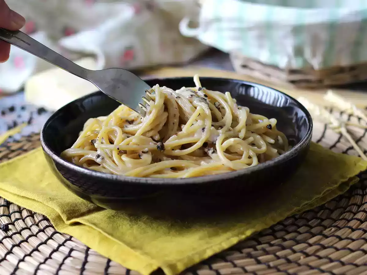 Spaghetti cacio e pepe: 3 ingrédients pour une explosion de saveurs! - photo 4