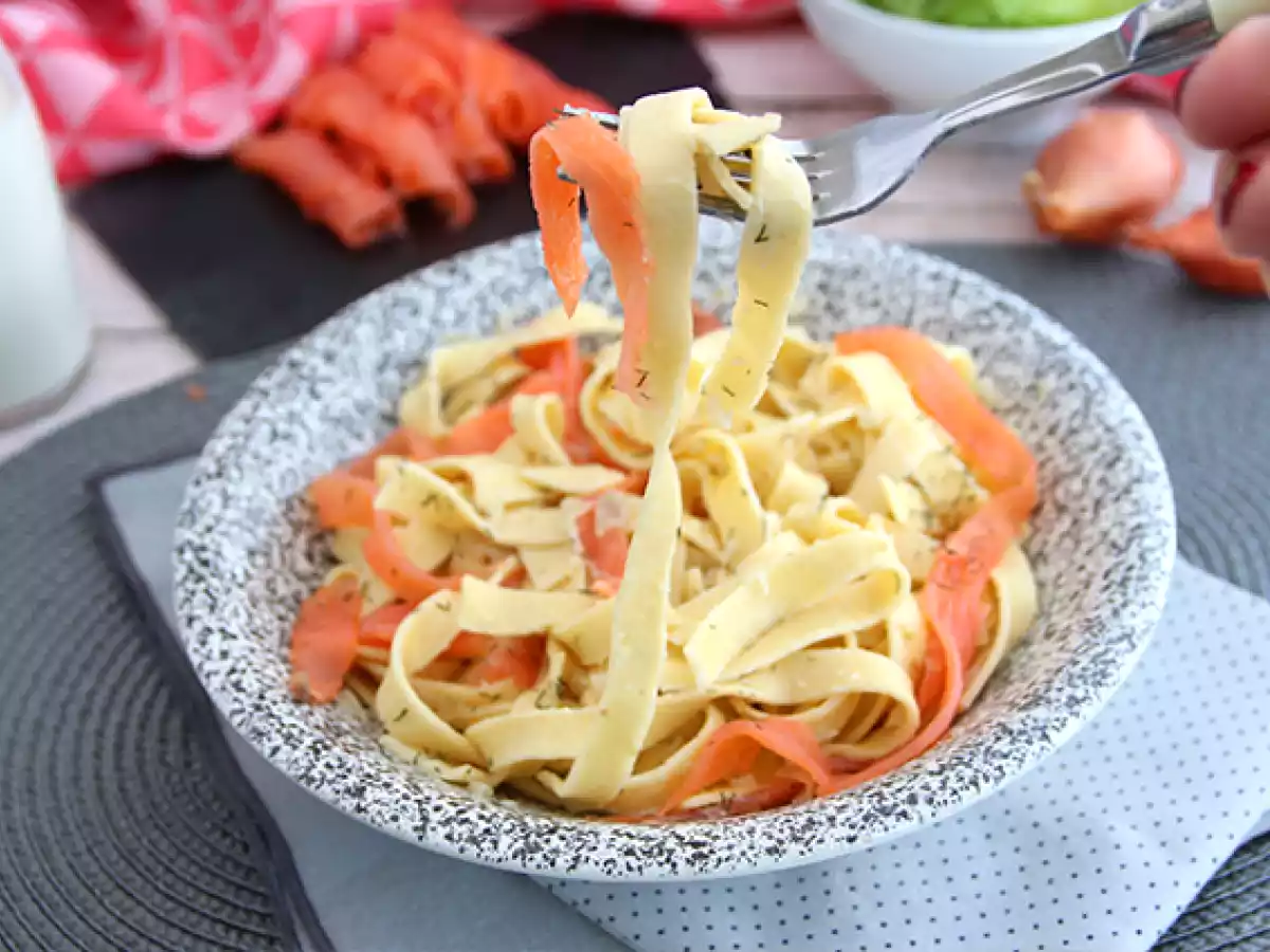 Tagliatelle au saumon fumé et à l'aneth