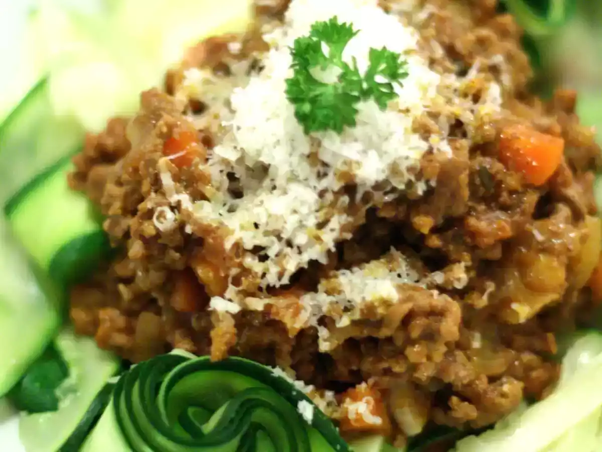 Tagliatelles de courgettes à la sauce bolognaise