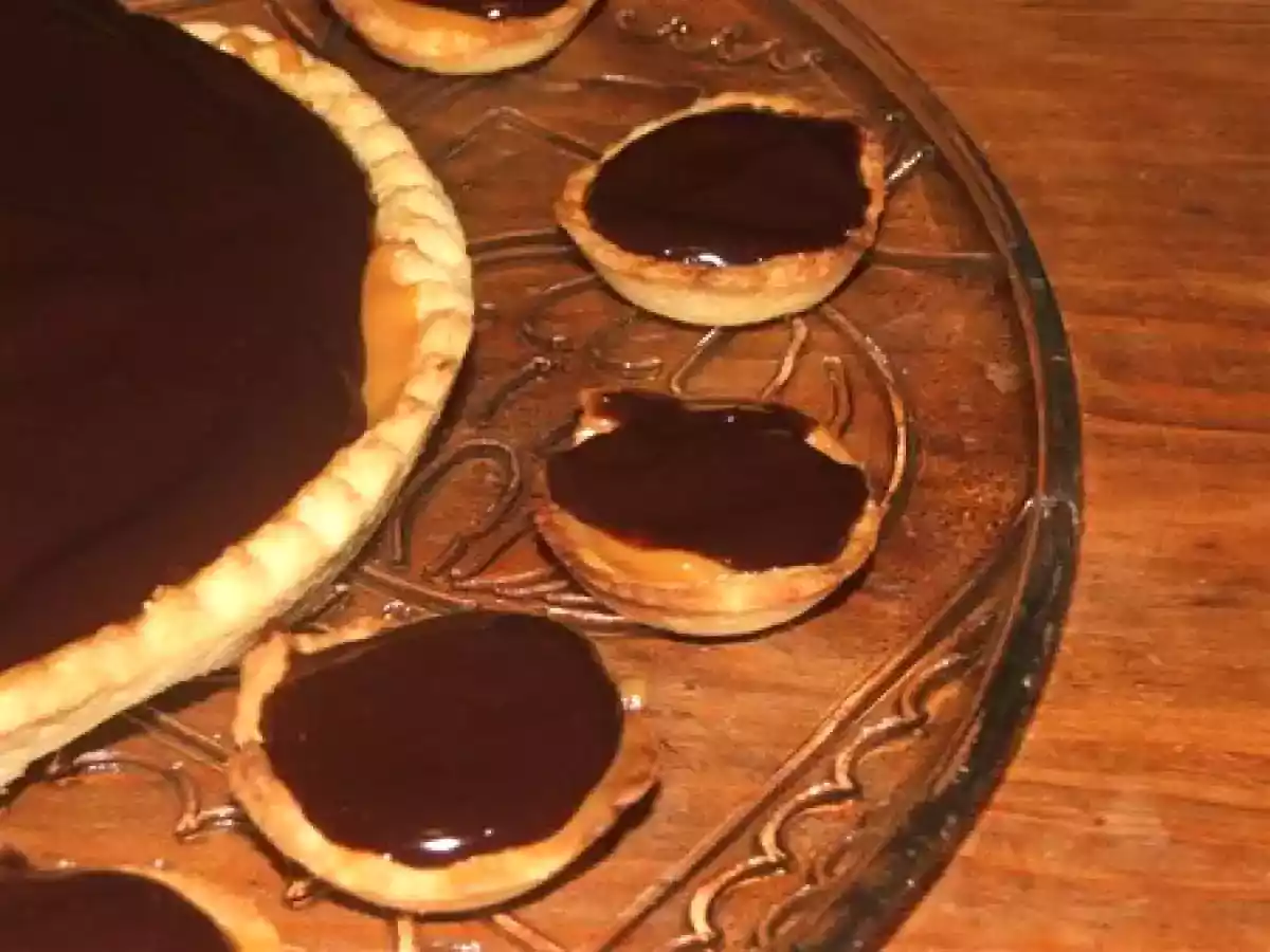 Tarte au chocolat et à la confiture de lait et ses petites tartelettes - photo 2