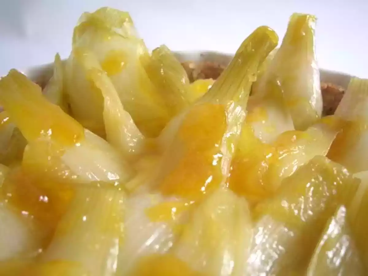 Tarte aux oignons blancs, crème d'orange et pavot - photo 2