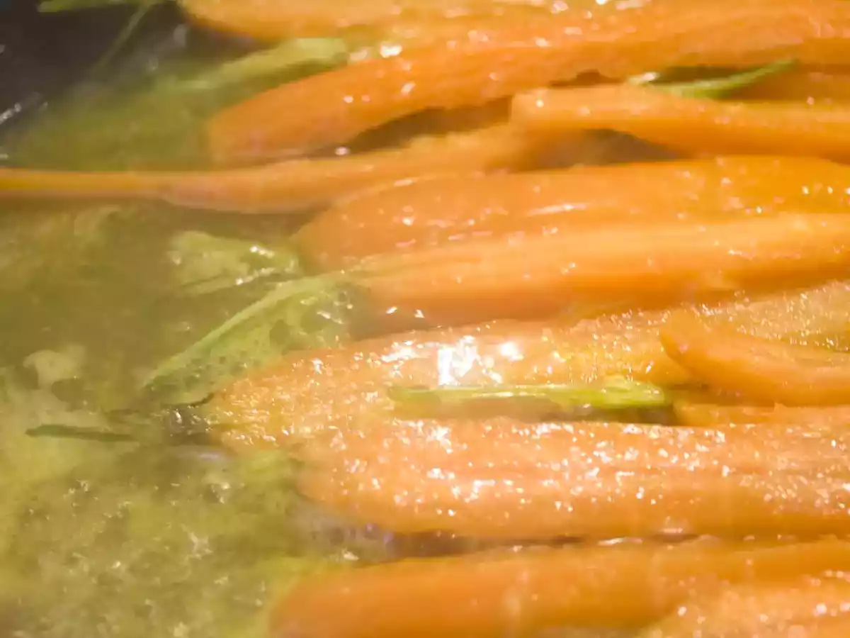 Tournedos Rossini – carottes à l’orange – pommes de terre grenailles - photo 3