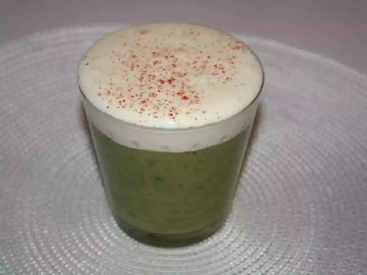 Velouté de courgettes, mousse qui rit