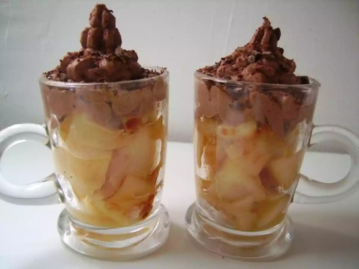 VERRINE DE POIRES AU GINGEMBRE ET SA MOUSSE DE RICOTTA AU CHOCOLAT