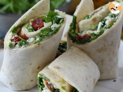 Wrap végétarien au houmous, roquette, poivrons et feta - photo 2