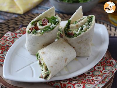 Wrap végétarien au houmous, roquette, poivrons et feta - photo 3